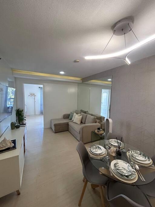 Modern Oasis: Pool + Netflix Apartment Manila Ngoại thất bức ảnh