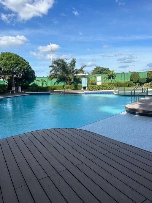 Modern Oasis: Pool + Netflix Apartment Manila Ngoại thất bức ảnh