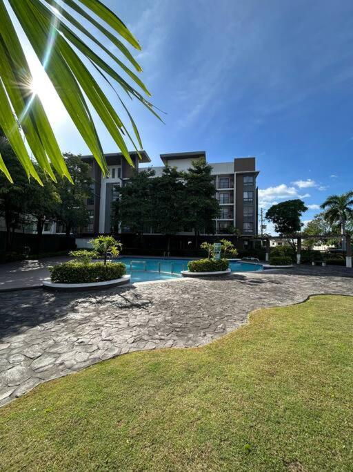 Modern Oasis: Pool + Netflix Apartment Manila Ngoại thất bức ảnh
